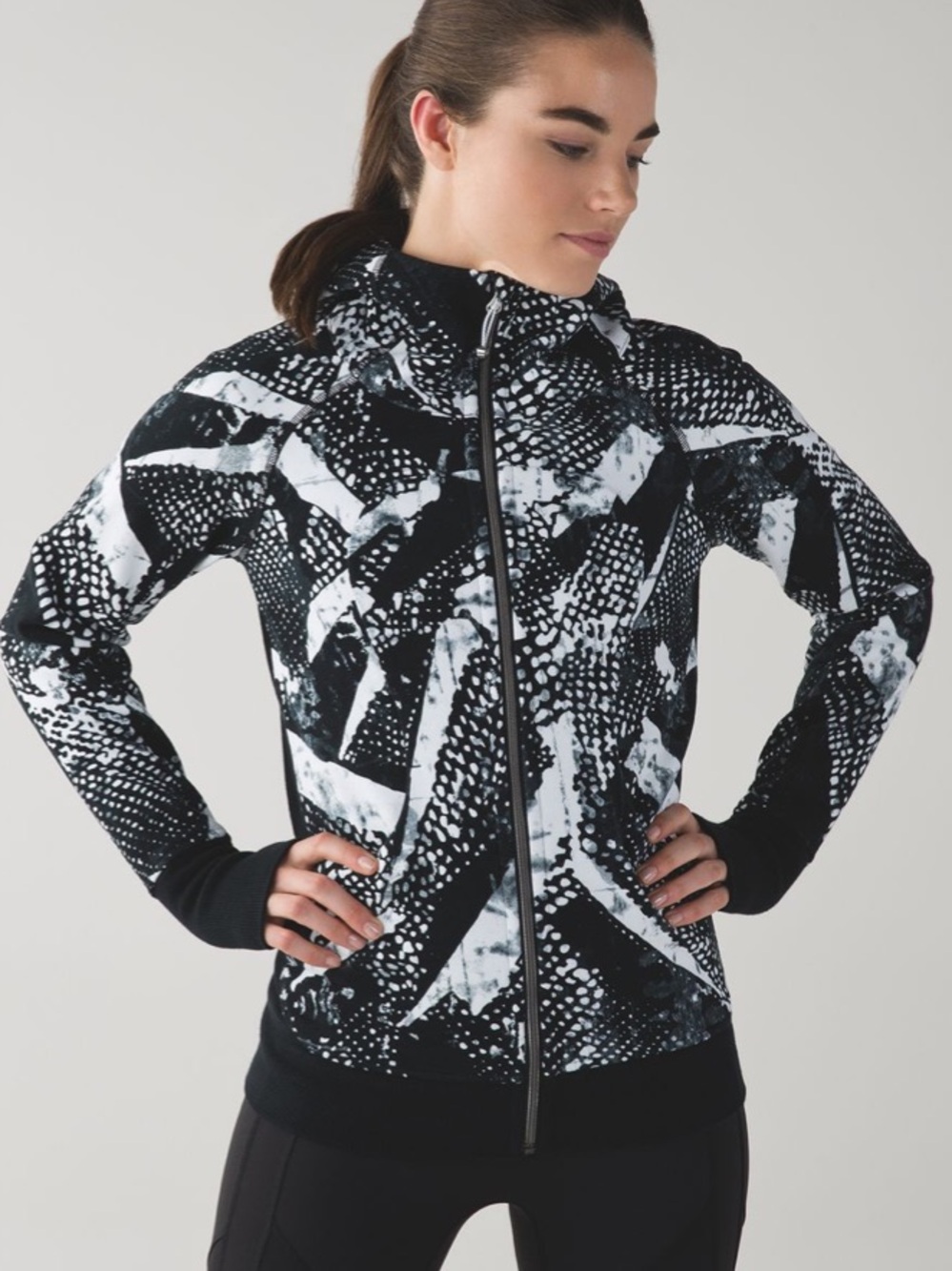 Lululemon Scuba Hoodie III Static Mist White Black Size 10 Thumbholes